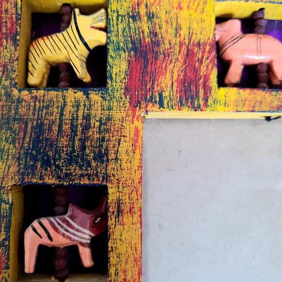 Indian wooden handcrafted picture frame with inserted moving animals. - Picture 6 of 8